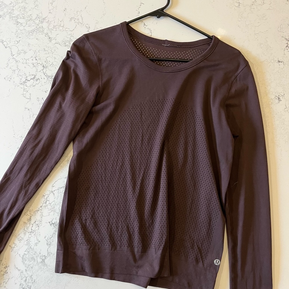 Lululemon mesh top like new size 6